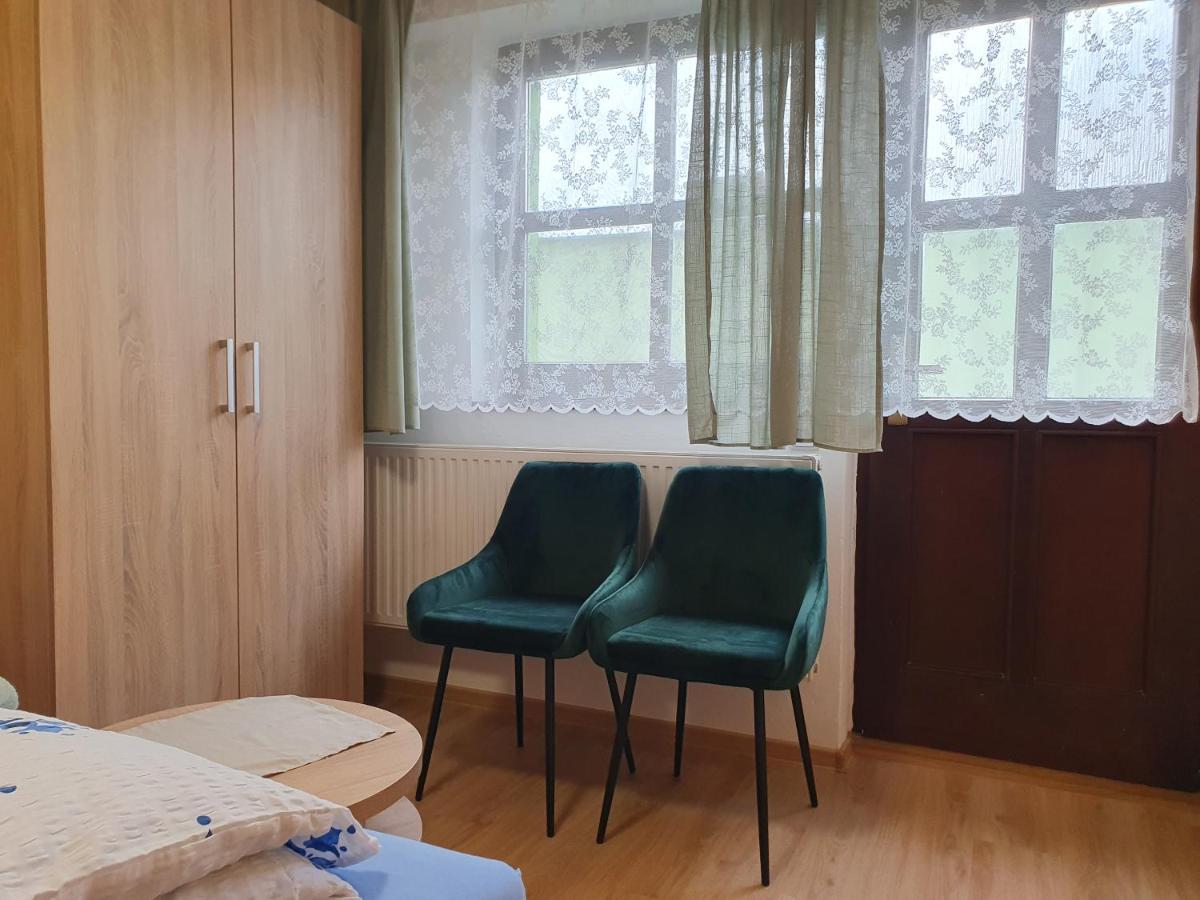 Pension Zeleny Strom Mikulov Eksteriør billede